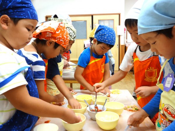 子どもたちと「食」を楽しむ